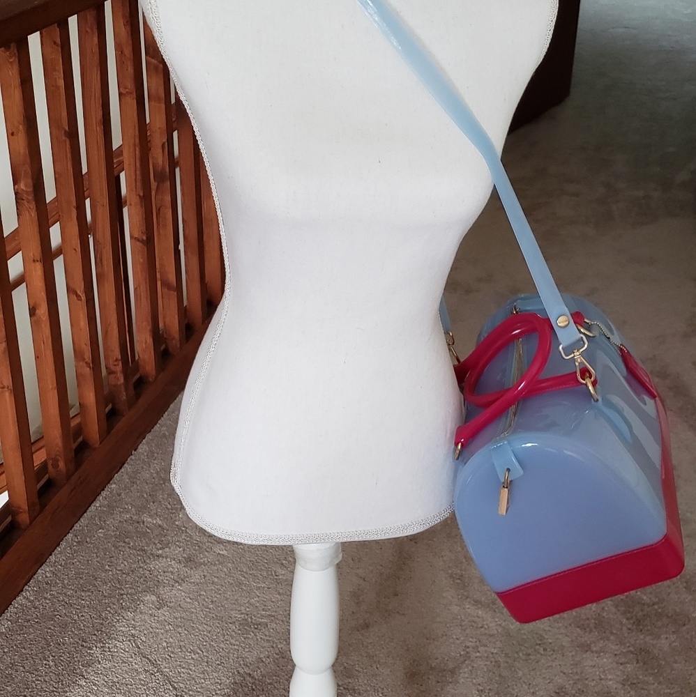 FURLA HANDBAG Discounted……a couple of stitches came out from the zipper - Picture 2 of 5